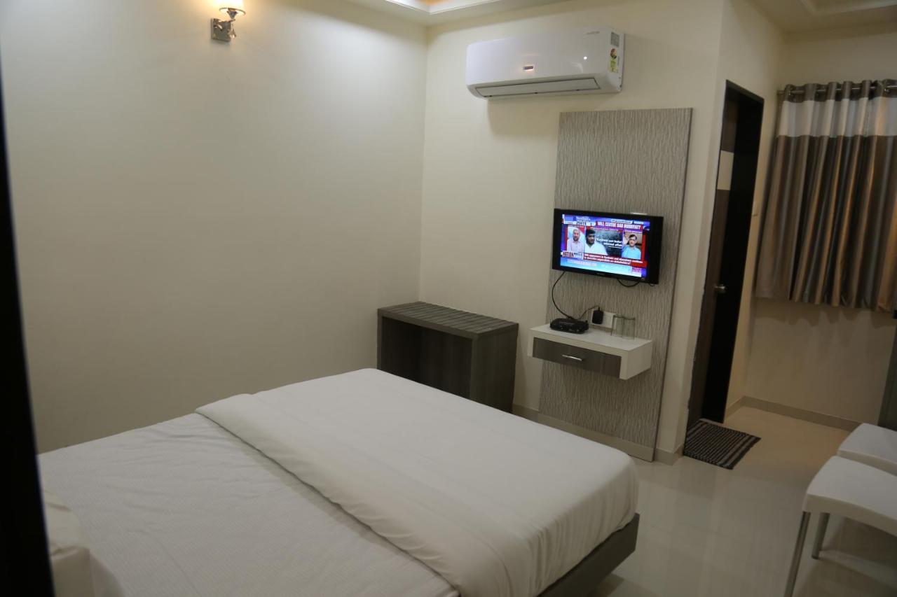 Hotel Lotus Chandrapur Exteriér fotografie
