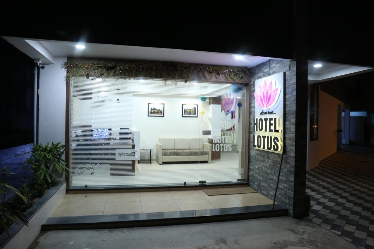 Hotel Lotus Chandrapur Exteriér fotografie
