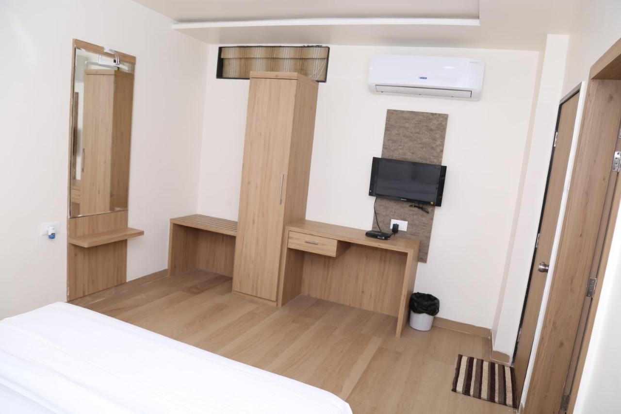 Hotel Lotus Chandrapur Exteriér fotografie